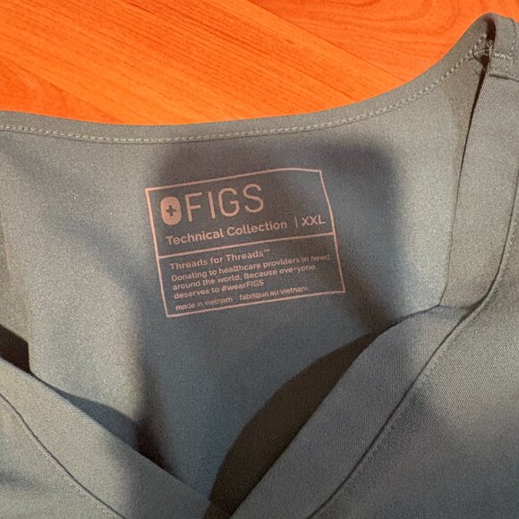 Figs scrubs - Picture 3 of 3